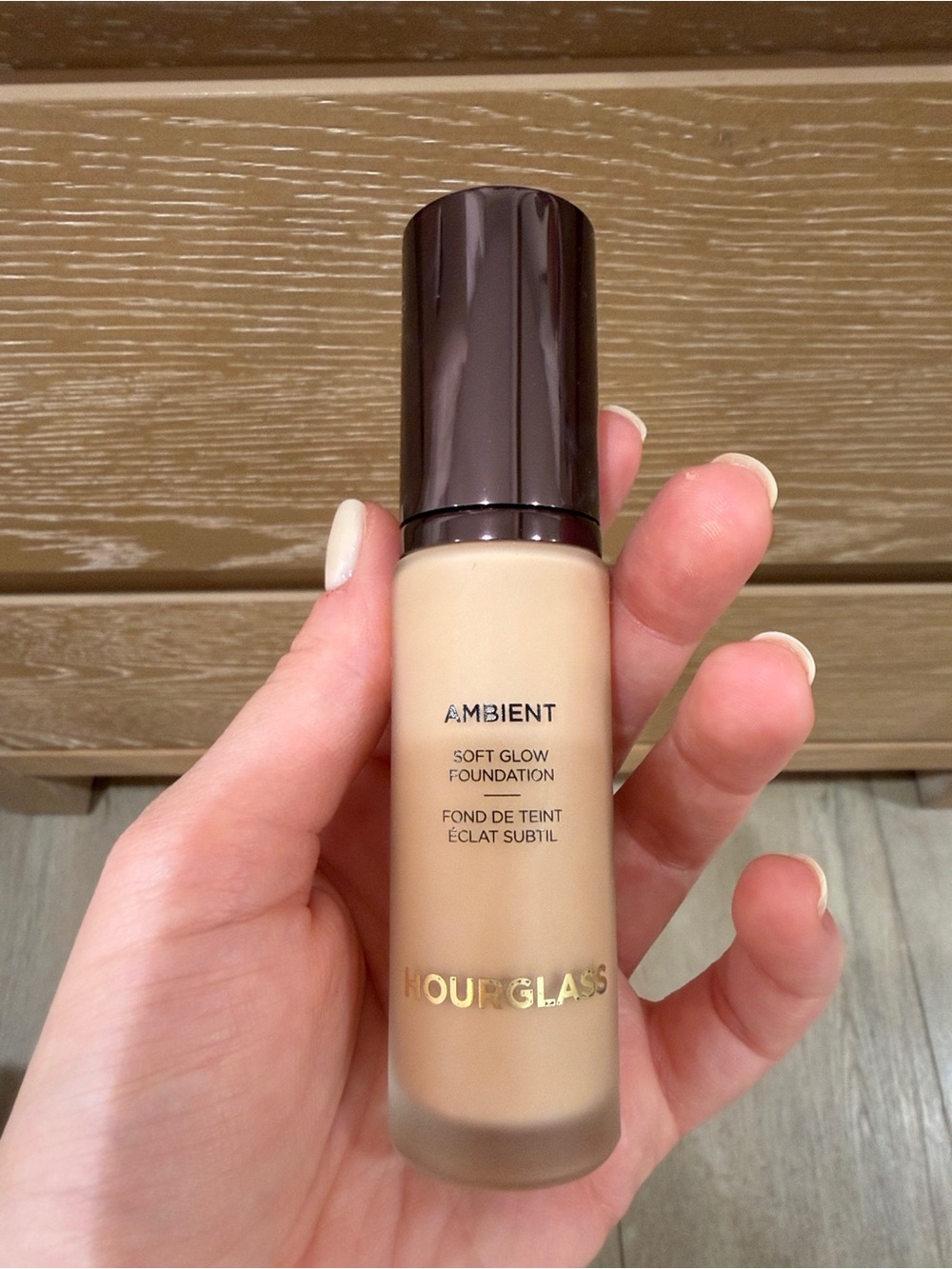 Hourglass Ambient Soft Glow Foundation - Light Neutral Beige